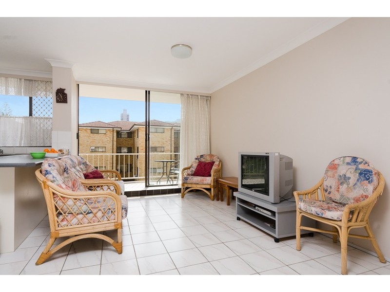 7 ‘Queensleigh’, 5 Queensland Avenue, Broadbeach QLD 4218