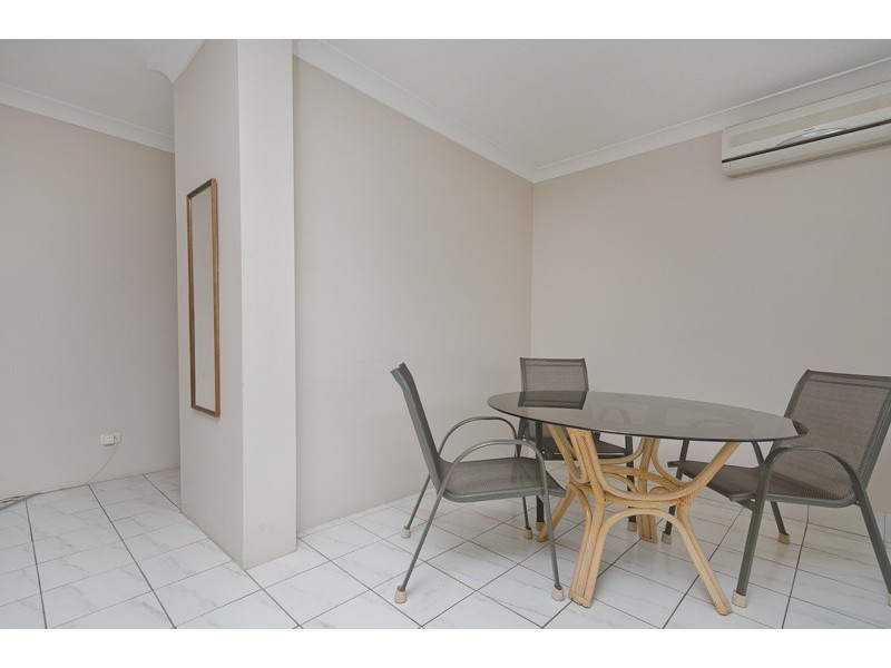 7 ‘Queensleigh’, 5 Queensland Avenue, Broadbeach QLD 4218