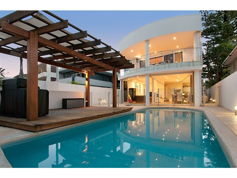 12 Nagel Avenue, Miami QLD 4220