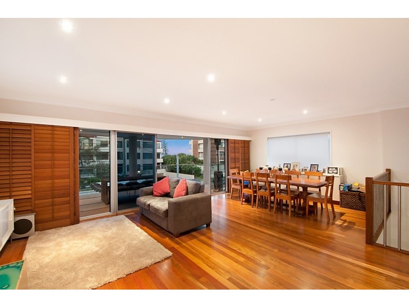 12 Nagel Avenue, Miami QLD 4220