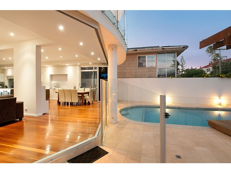 12 Nagel Avenue, Miami QLD 4220