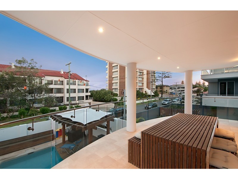 12 Nagel Avenue, Miami QLD 4220