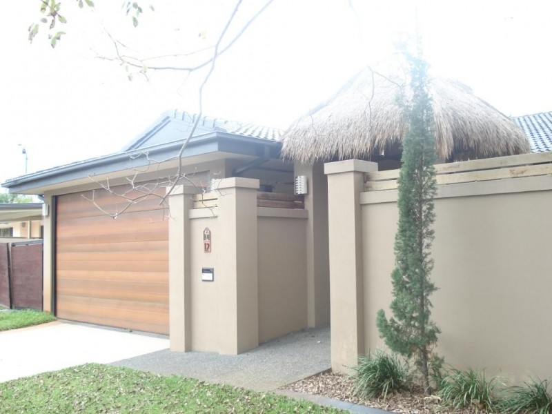 12 Park Avenue, Broadbeach Waters QLD 4218
