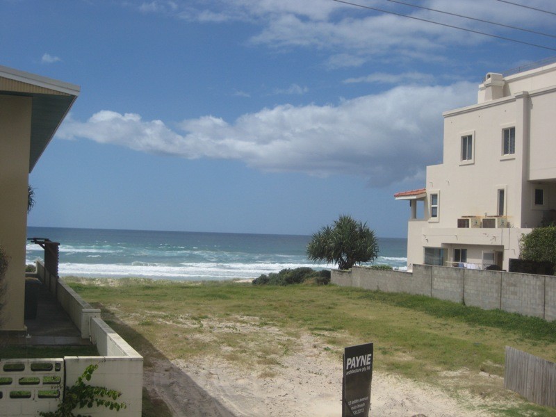 1/4 Seabeach Ave, Mermaid Beach QLD 4218