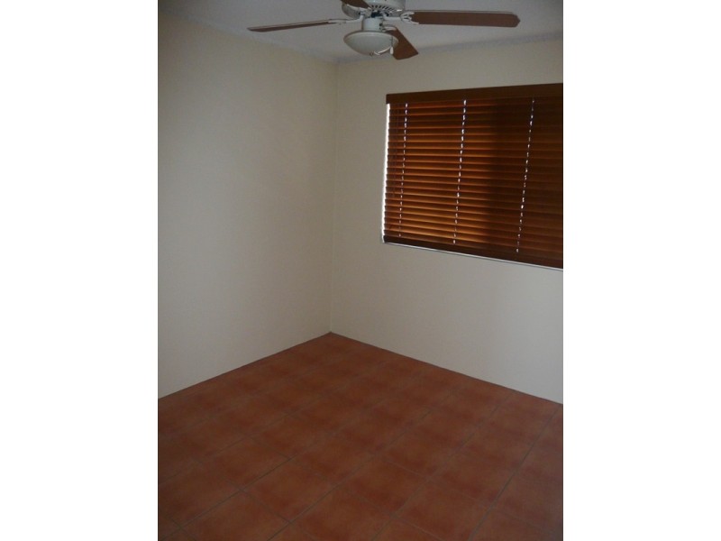 1/4 Seabeach Ave, Mermaid Beach QLD 4218