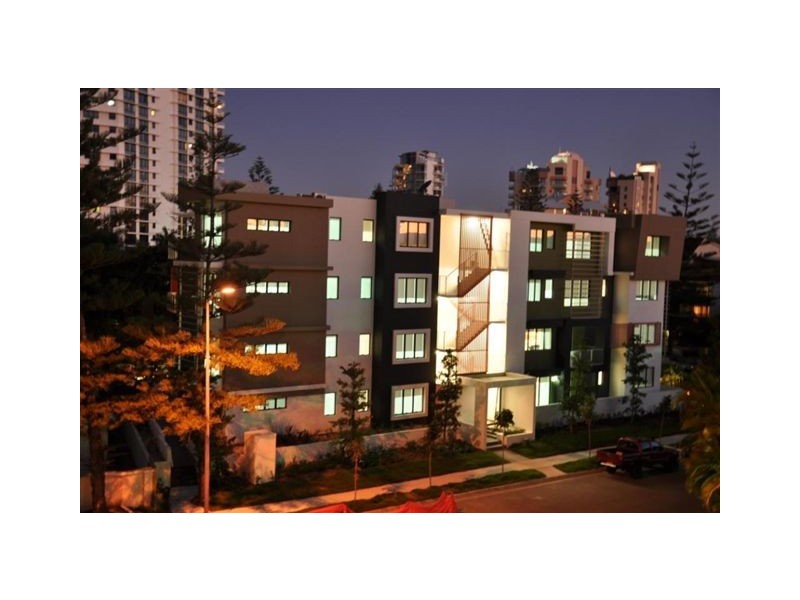 3/3 Beach Parade, Surfers Paradise QLD 4217