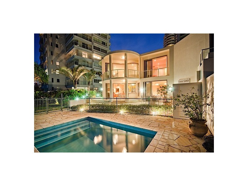 Beach House 3 ‘La Sabbia’. 74 Old Burleigh Road, Surfers Paradise QLD 4217