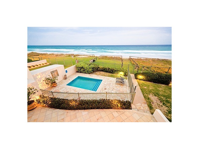 Beach House 3 ‘La Sabbia’. 74 Old Burleigh Road, Surfers Paradise QLD 4217