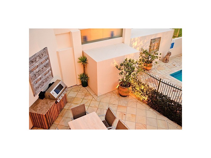 Beach House 3 ‘La Sabbia’. 74 Old Burleigh Road, Surfers Paradise QLD 4217