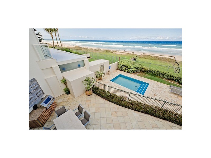 Beach House 3 ‘La Sabbia’. 74 Old Burleigh Road, Surfers Paradise QLD 4217