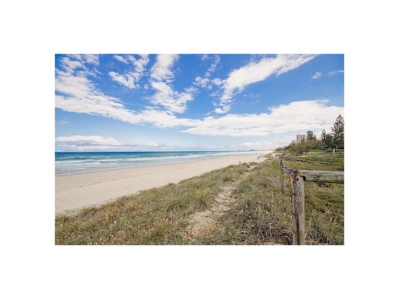 Beach House 3 ‘La Sabbia’. 74 Old Burleigh Road, Surfers Paradise QLD 4217