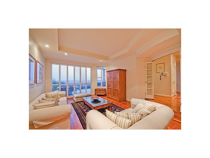 Beach House 3 ‘La Sabbia’. 74 Old Burleigh Road, Surfers Paradise QLD 4217