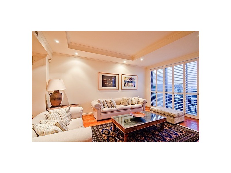 Beach House 3 ‘La Sabbia’. 74 Old Burleigh Road, Surfers Paradise QLD 4217