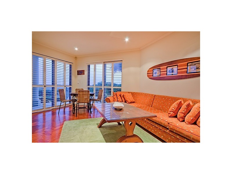 Beach House 3 ‘La Sabbia’. 74 Old Burleigh Road, Surfers Paradise QLD 4217