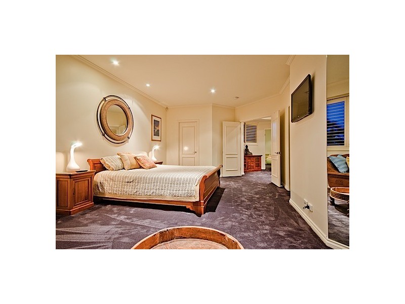 Beach House 3 ‘La Sabbia’. 74 Old Burleigh Road, Surfers Paradise QLD 4217