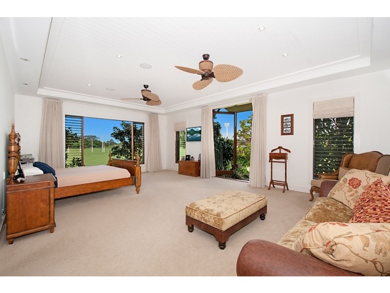 23 Maryland Av, Carrara QLD 4211