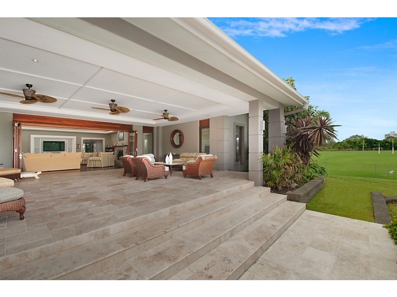 23 Maryland Av, Carrara QLD 4211