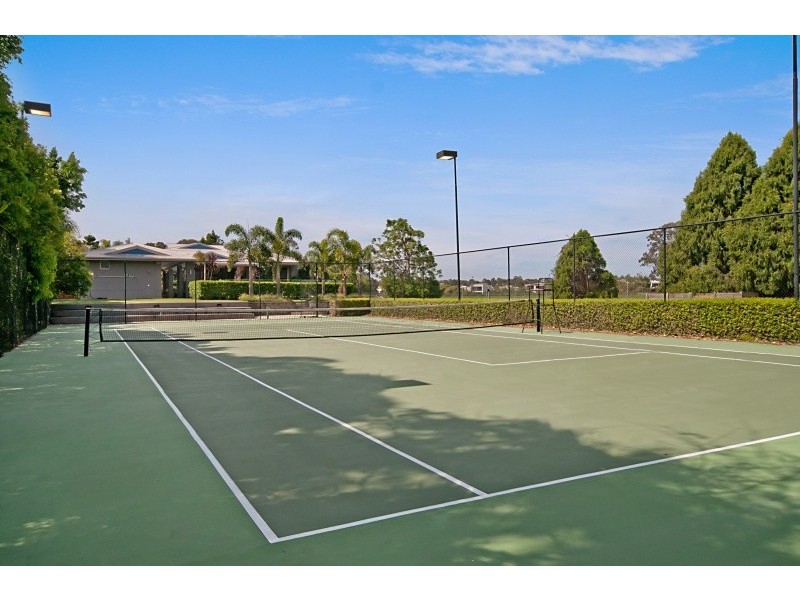 23 Maryland Av, Carrara QLD 4211