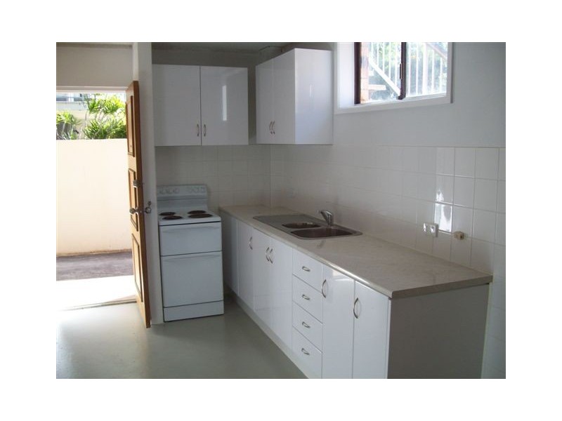 2/13 Wharf Road, Surfers Paradise QLD 4217