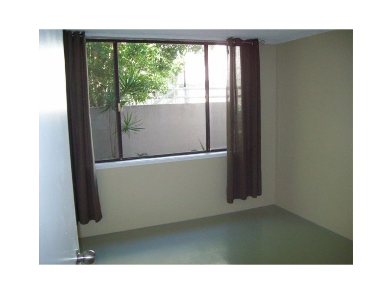 2/13 Wharf Road, Surfers Paradise QLD 4217