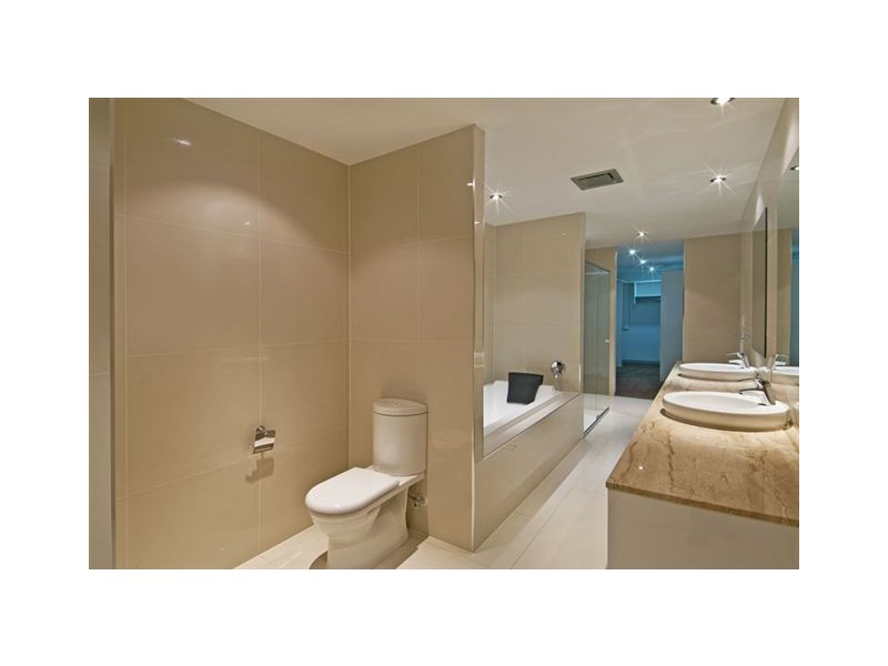 8006A Vista Drive, Benowa QLD 4217