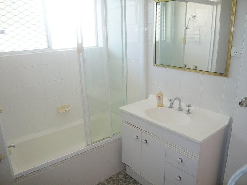18/171 Old Burleigh Road, Broadbeach QLD 4218