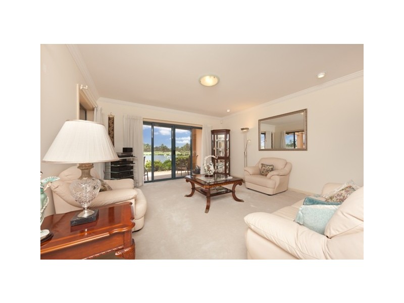 40/117 Palm Meadows Drive, Carrara QLD 4211