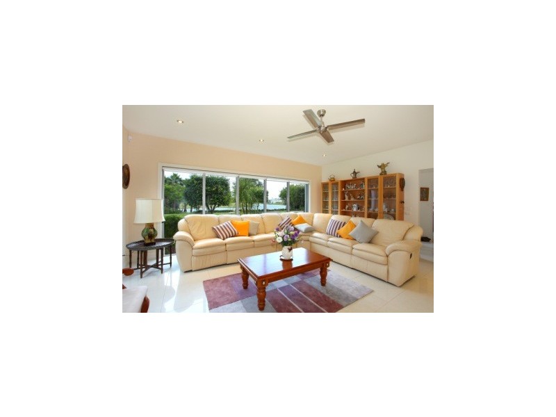 52 Lakelands Drive, Merrimac QLD 4226