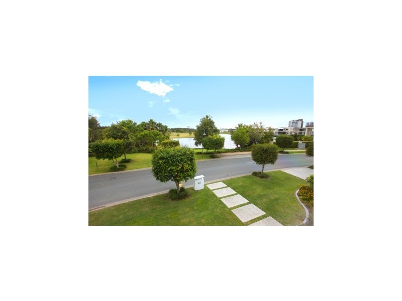 52 Lakelands Drive, Merrimac QLD 4226