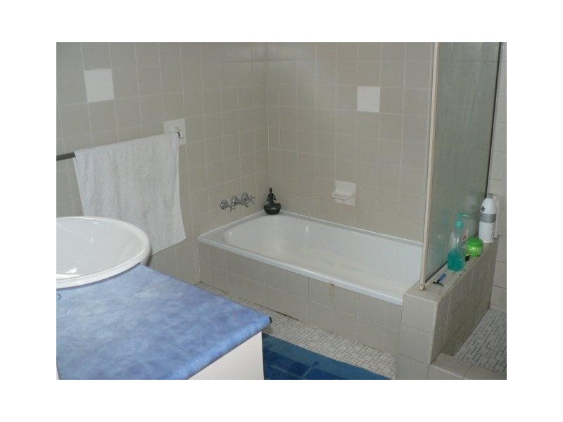 250 Benowa Road, Benowa QLD 4217