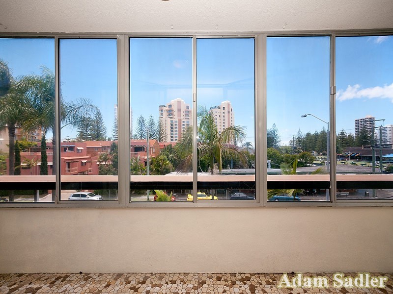 12 Linden Court, 21 Armrick Avenue, Broadbeach QLD 4218