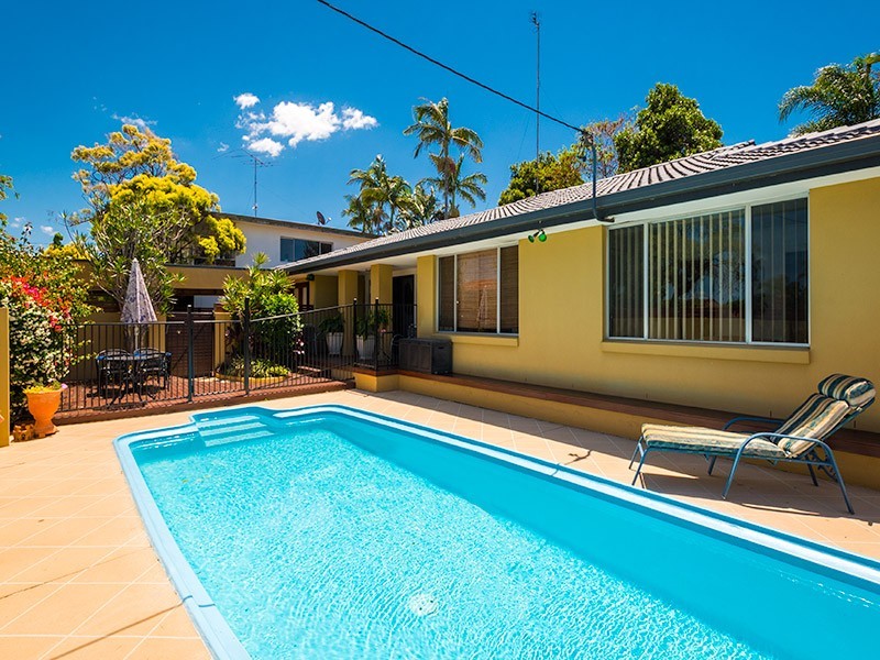 115 Monaco Street, Broadbeach Waters QLD 4218