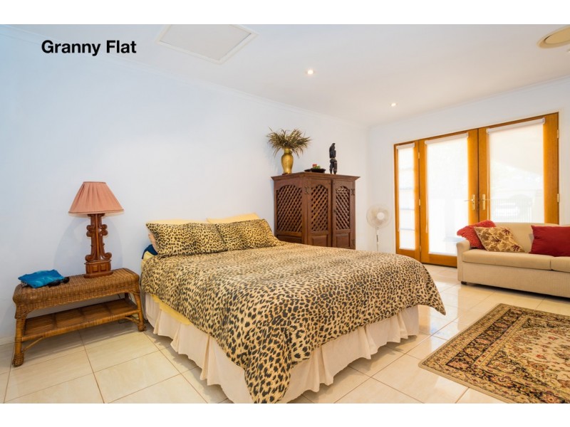 115 Monaco Street, Broadbeach Waters QLD 4218