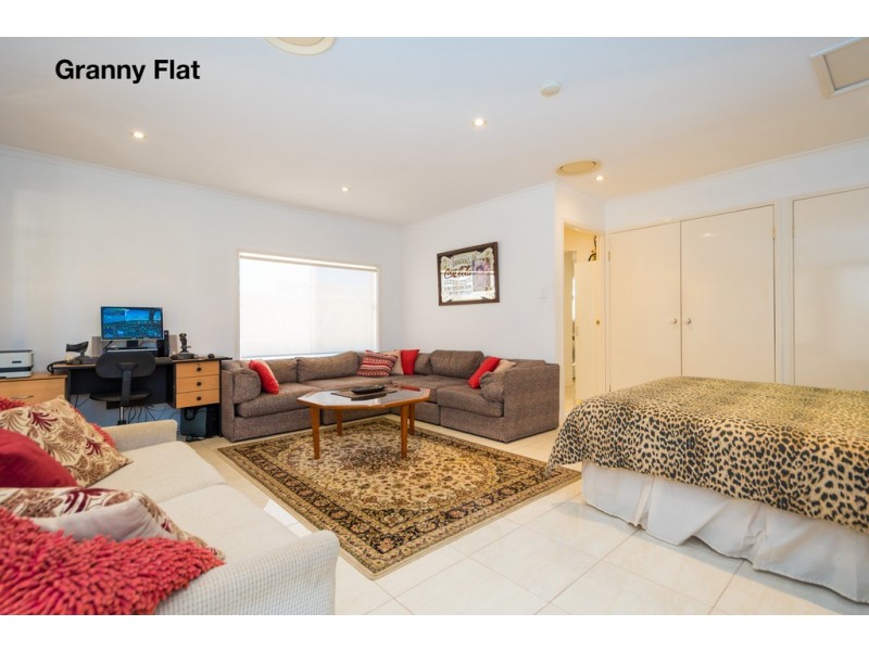 115 Monaco Street, Broadbeach Waters QLD 4218