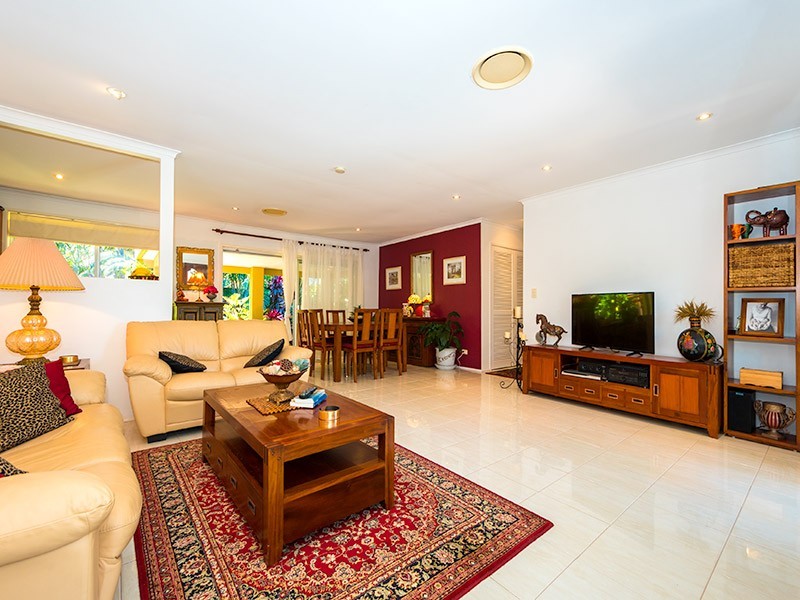 115 Monaco Street, Broadbeach Waters QLD 4218