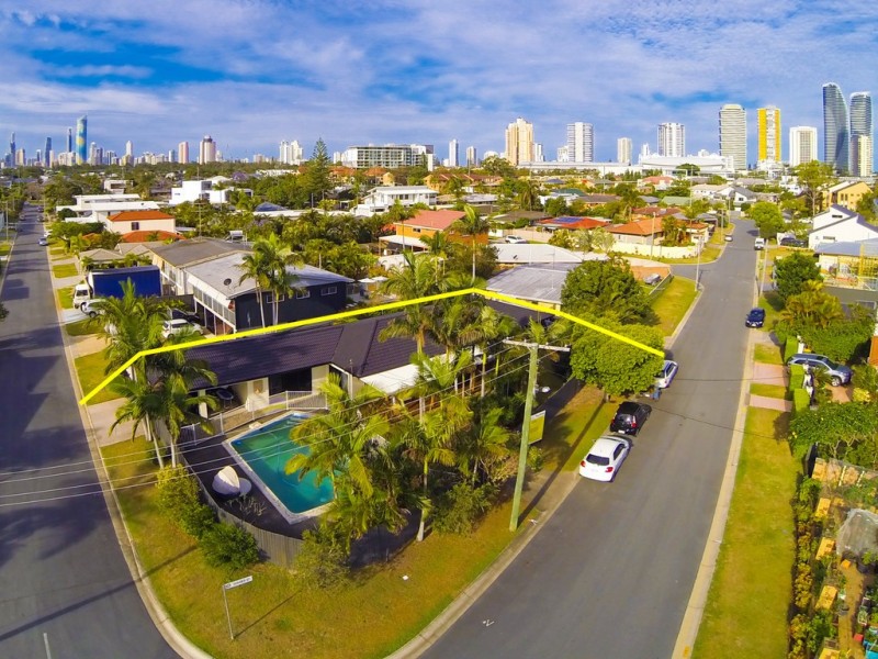 20 Sonder Street, Broadbeach Waters QLD 4218