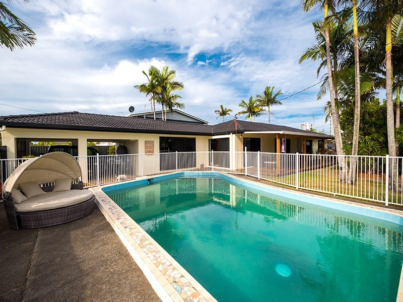 20 Sonder Street, Broadbeach Waters QLD 4218