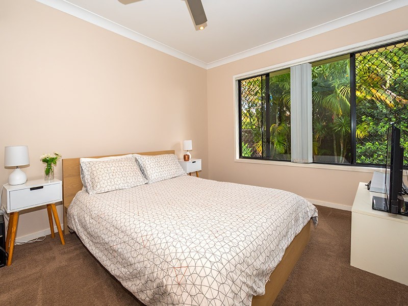 20 Sonder Street, Broadbeach Waters QLD 4218