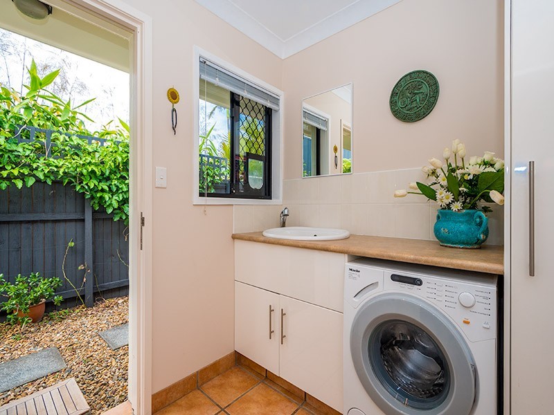 20 Sonder Street, Broadbeach Waters QLD 4218