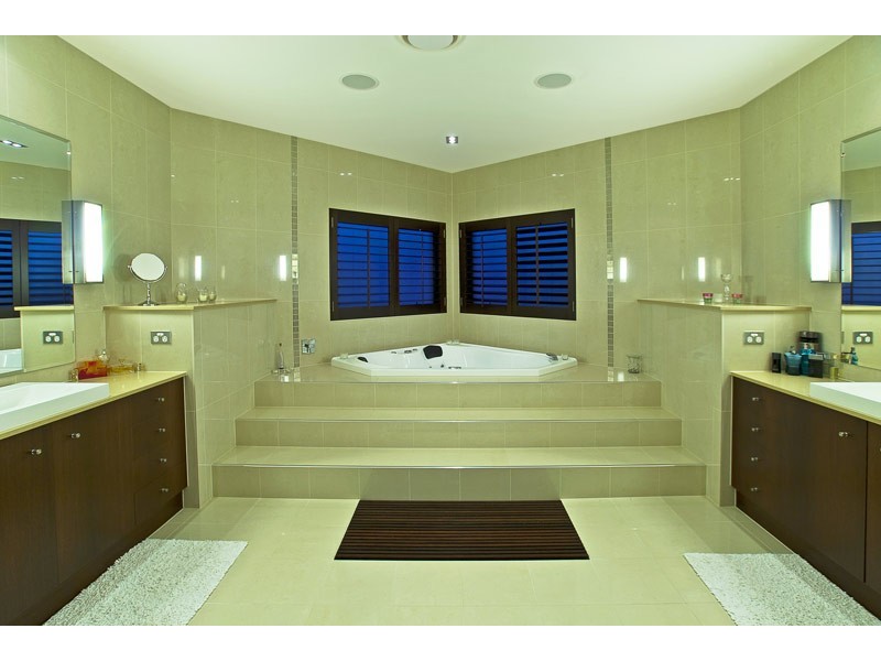 24 Nicklaus Court, Lakelands Estate, Merrimac QLD 4226