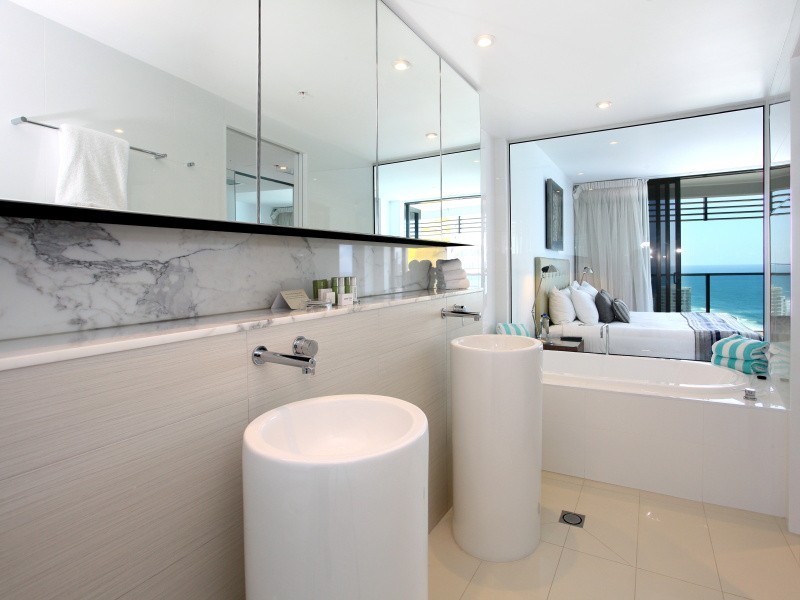 3102 Oracle, 4 Charles Avenue, Broadbeach QLD 4218