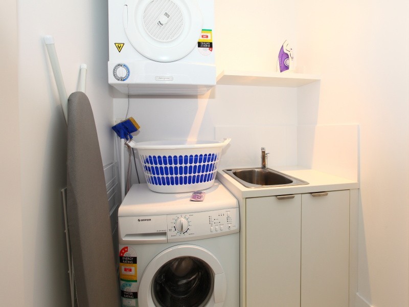 3102 Oracle, 4 Charles Avenue, Broadbeach QLD 4218