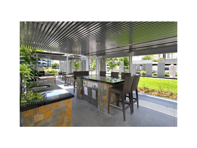 3102 Oracle, 4 Charles Avenue, Broadbeach QLD 4218