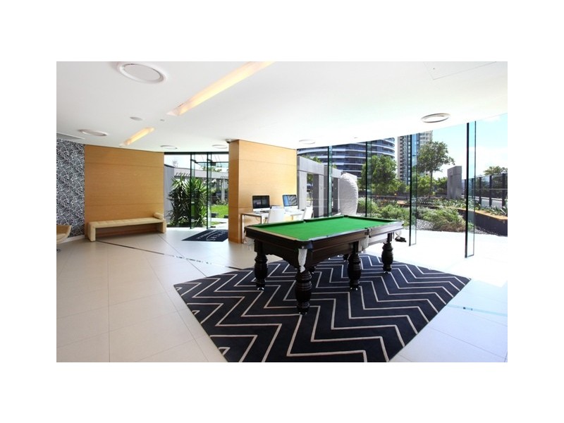 3102 Oracle, 4 Charles Avenue, Broadbeach QLD 4218