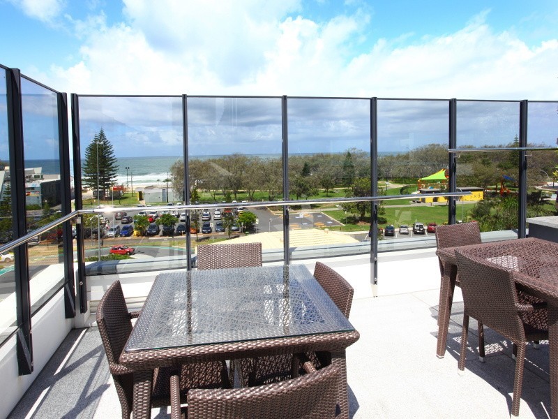 3102 Oracle, 4 Charles Avenue, Broadbeach QLD 4218