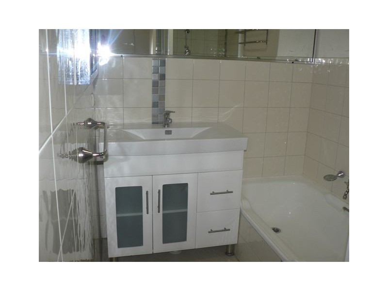 7/72 Marine Parade, Southport QLD 4215