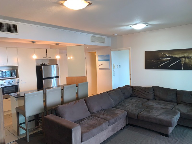 1807/2685 ”Broadbeach on the park” GC Highway, Broadbeach QLD 4218