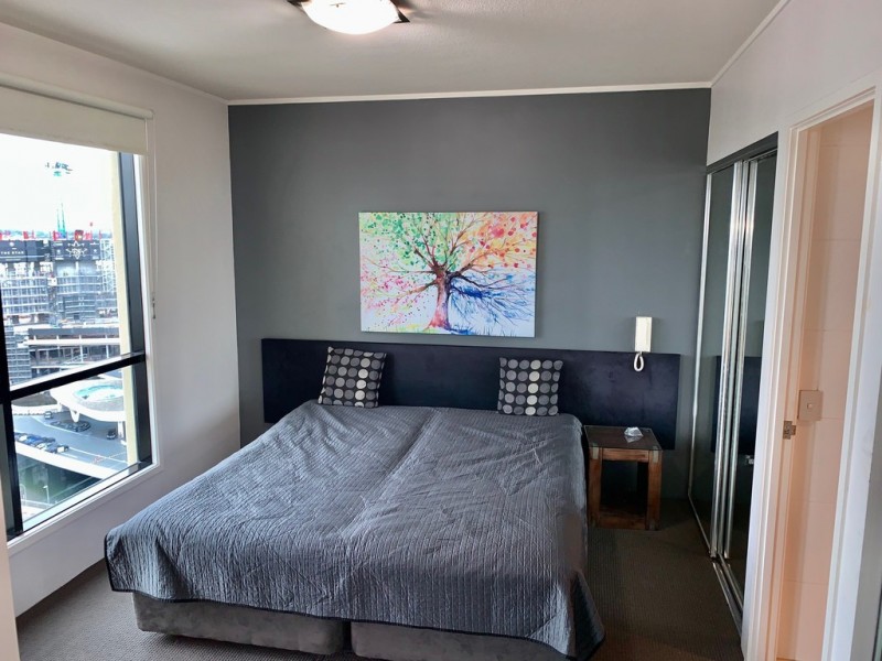 1807/2685 ”Broadbeach on the park” GC Highway, Broadbeach QLD 4218