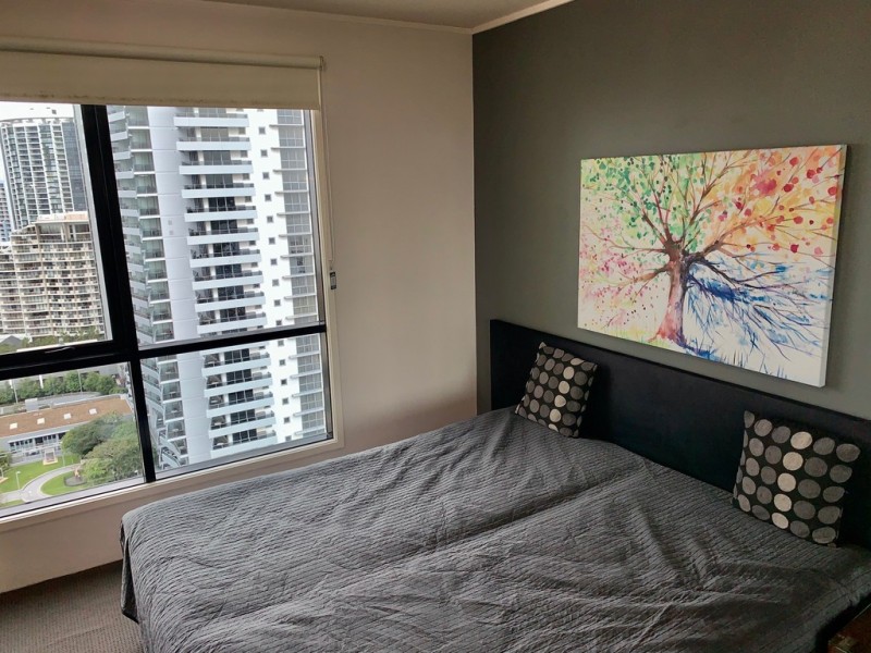 1807/2685 ”Broadbeach on the park” GC Highway, Broadbeach QLD 4218