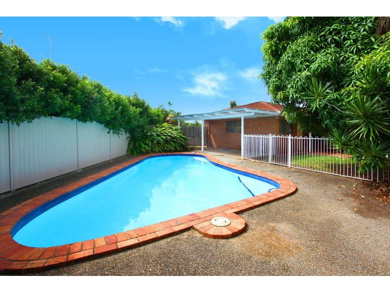 3 Hokitika Street, Broadbeach Waters QLD 4218